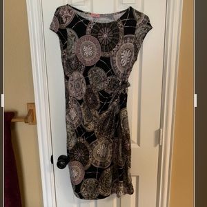 Cap sleeve maternity dress